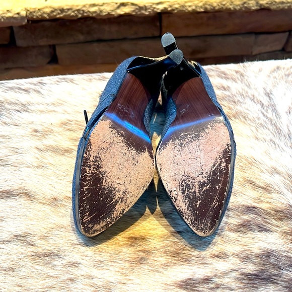 Stuart Weitzman for Neiman Marcus flannel platform bootie size 8 1/2. Gray - Picture 6 of 10